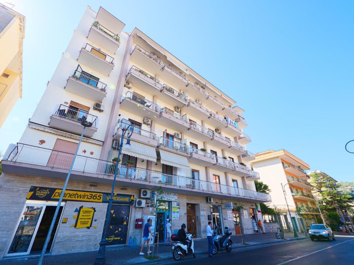 Aranci Apt 67 - Sorrento Centre And Vesuvius View Exterior photo
